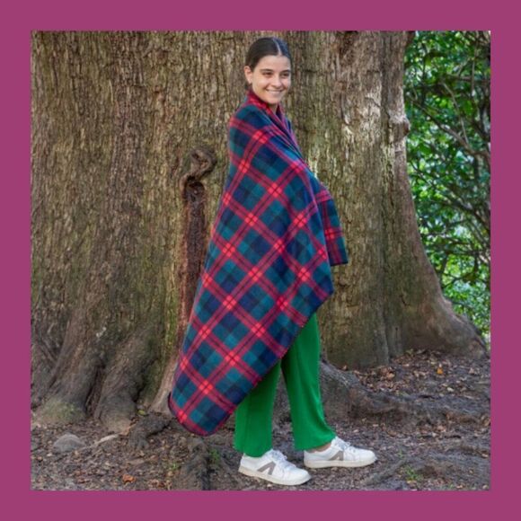 Plaid Fleece Throw Blanket 50x60 – Cozy Soft Warm Sofa Bed Holiday Gift Idea - Picture 6 of 7